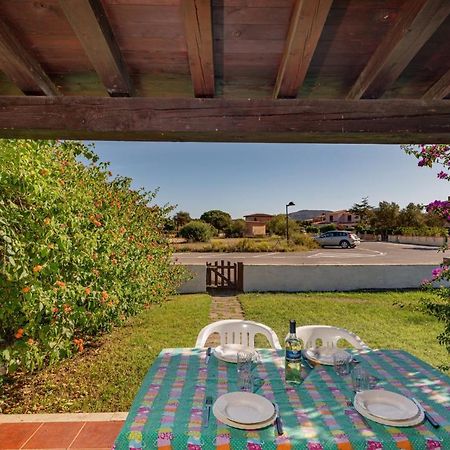 Appartamento Trilocale Le Canne 6 Posti Letto Con Giardino San Teodoro  Eksteriør billede