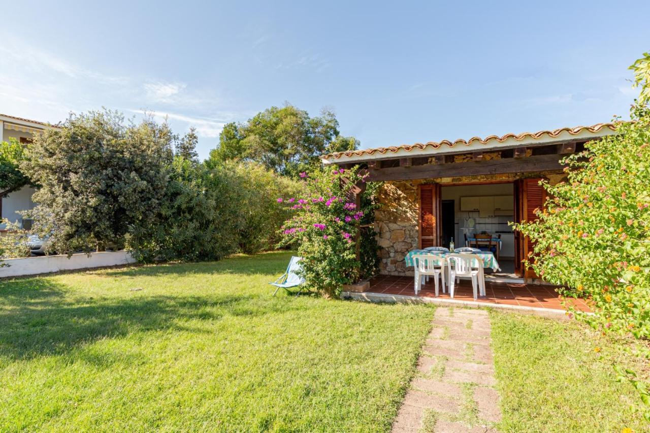 Appartamento Trilocale Le Canne 6 Posti Letto Con Giardino San Teodoro  Eksteriør billede