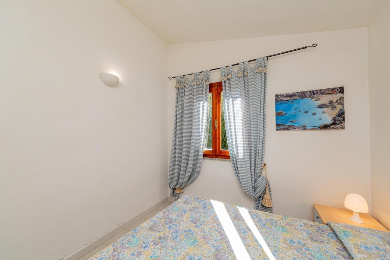 Appartamento Trilocale Le Canne 6 Posti Letto Con Giardino San Teodoro  Eksteriør billede