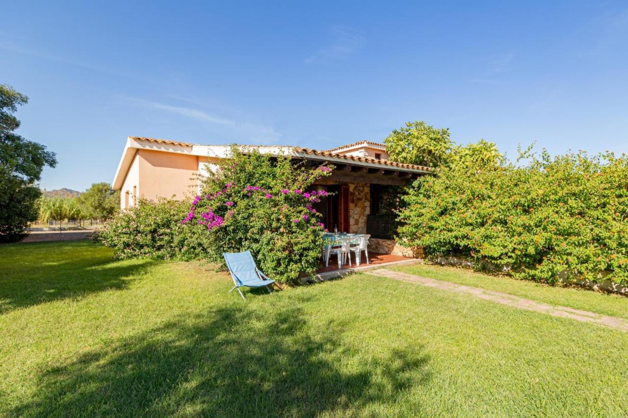 Appartamento Trilocale Le Canne 6 Posti Letto Con Giardino San Teodoro  Eksteriør billede