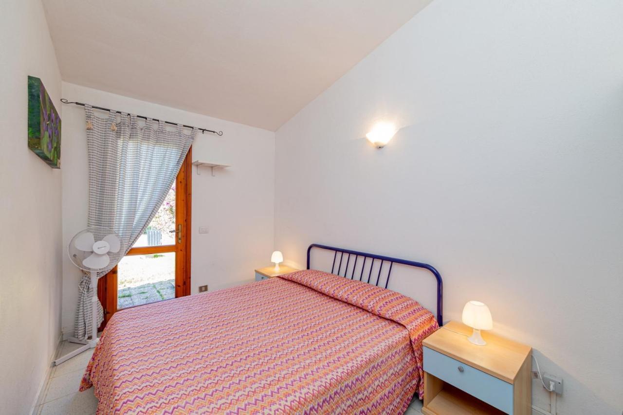 Appartamento Trilocale Le Canne 6 Posti Letto Con Giardino San Teodoro  Eksteriør billede